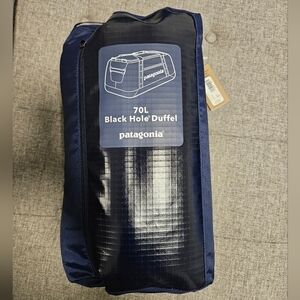NWT Patagonia Black Hole Duffel 70l  - navy